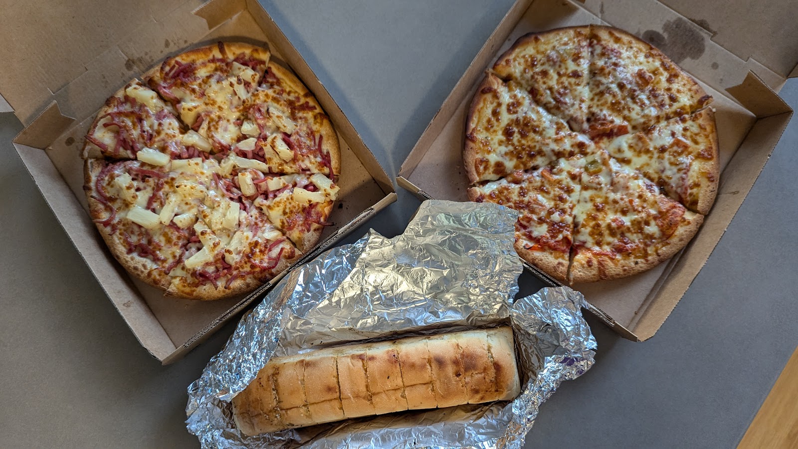 pizza at Pizza On Bennett