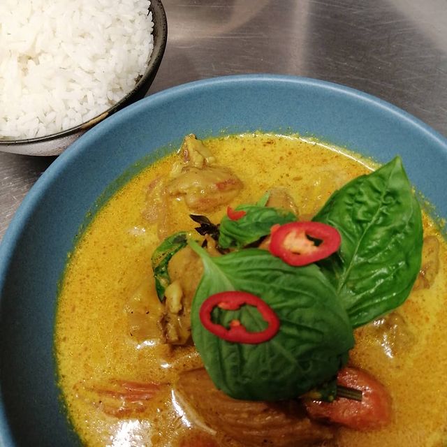 curry at 102 Uniq