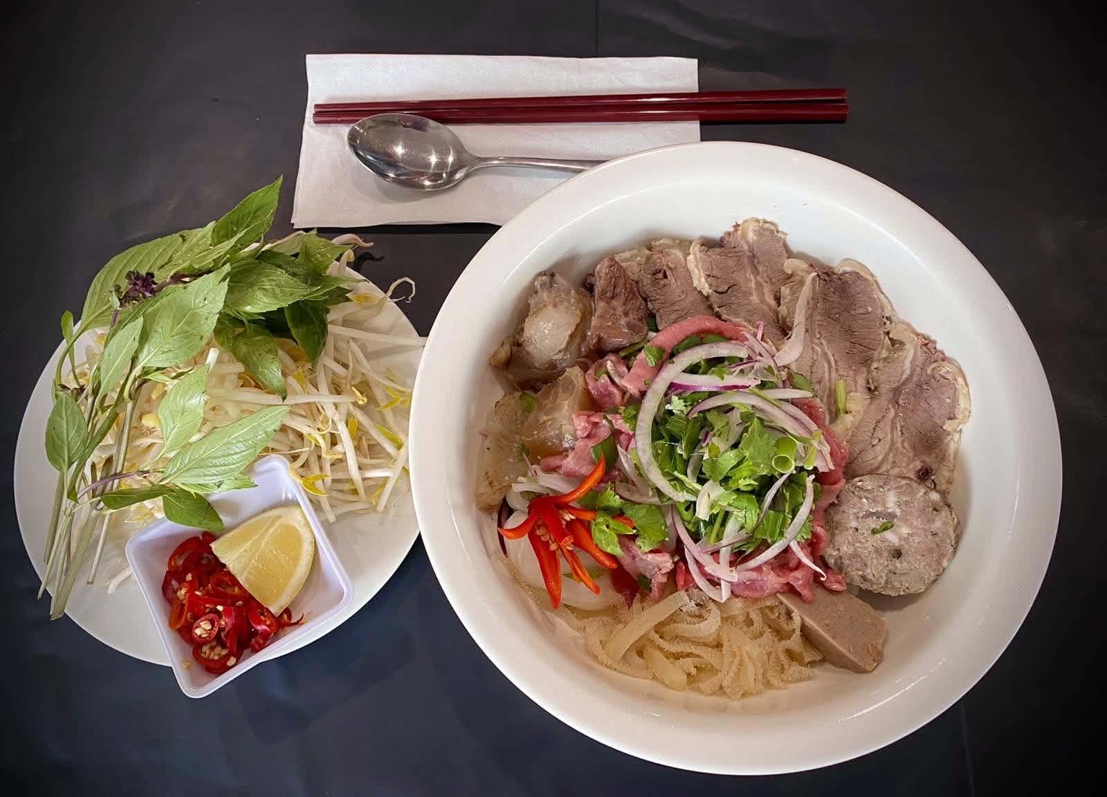 pho at Hien Vuong Restaurant